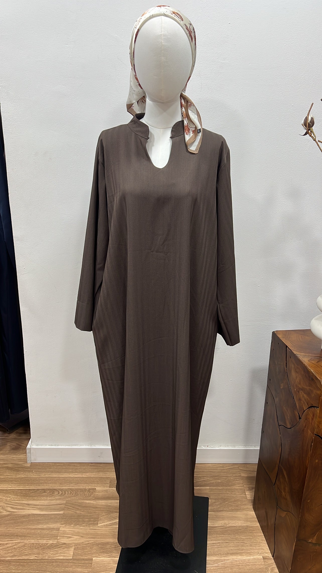 Vestido basico marron 1009
